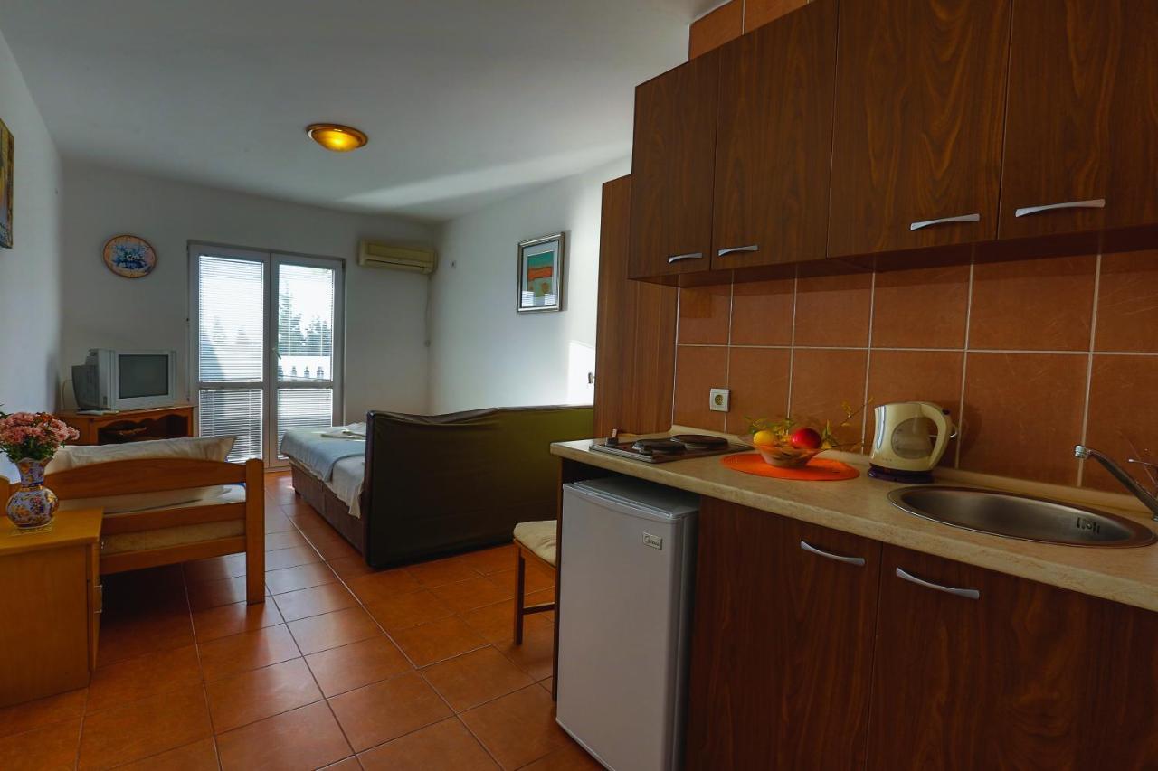 Guest House Perovic Sutomore Εξωτερικό φωτογραφία