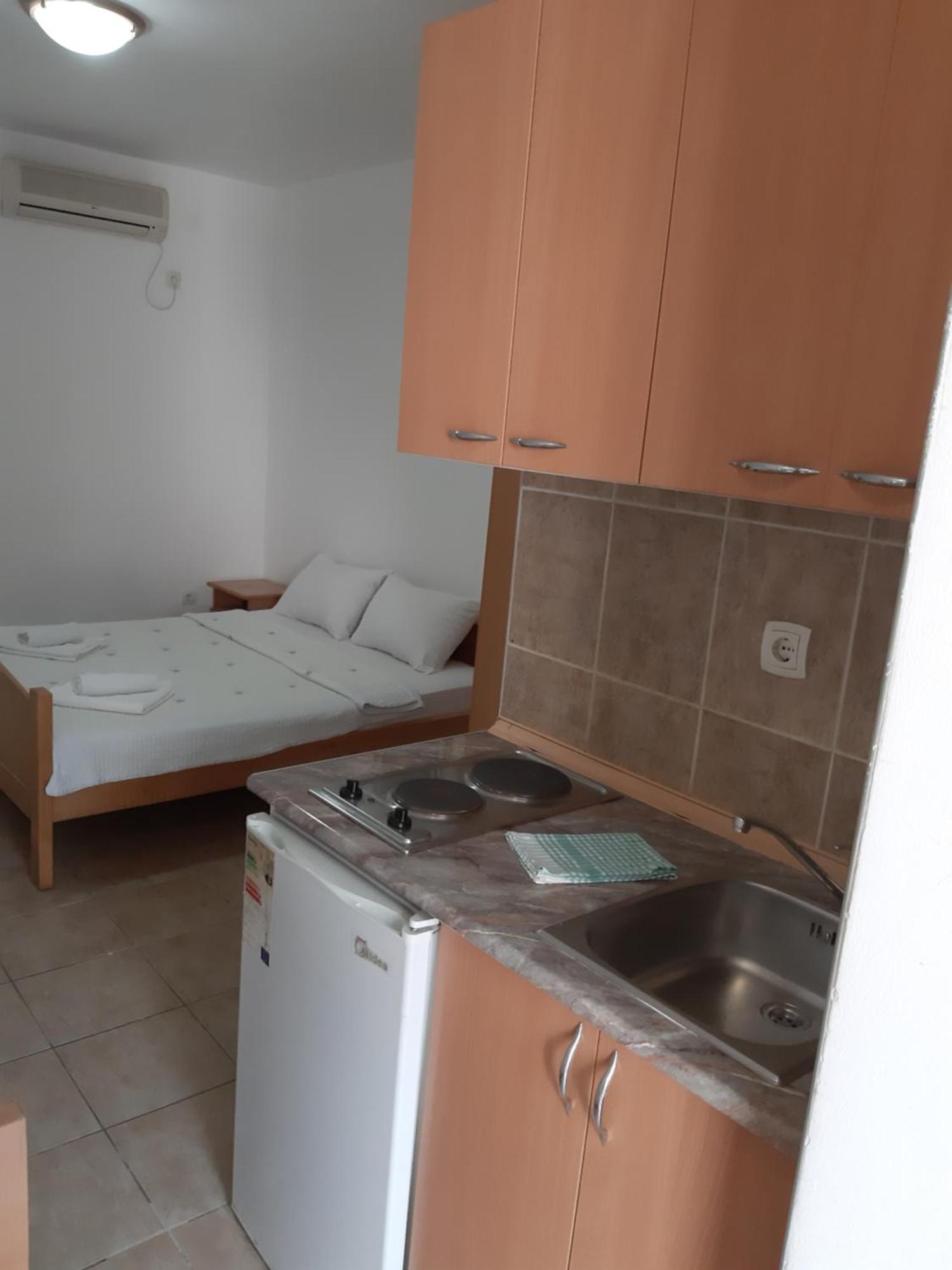Guest House Perovic Sutomore Δωμάτιο φωτογραφία